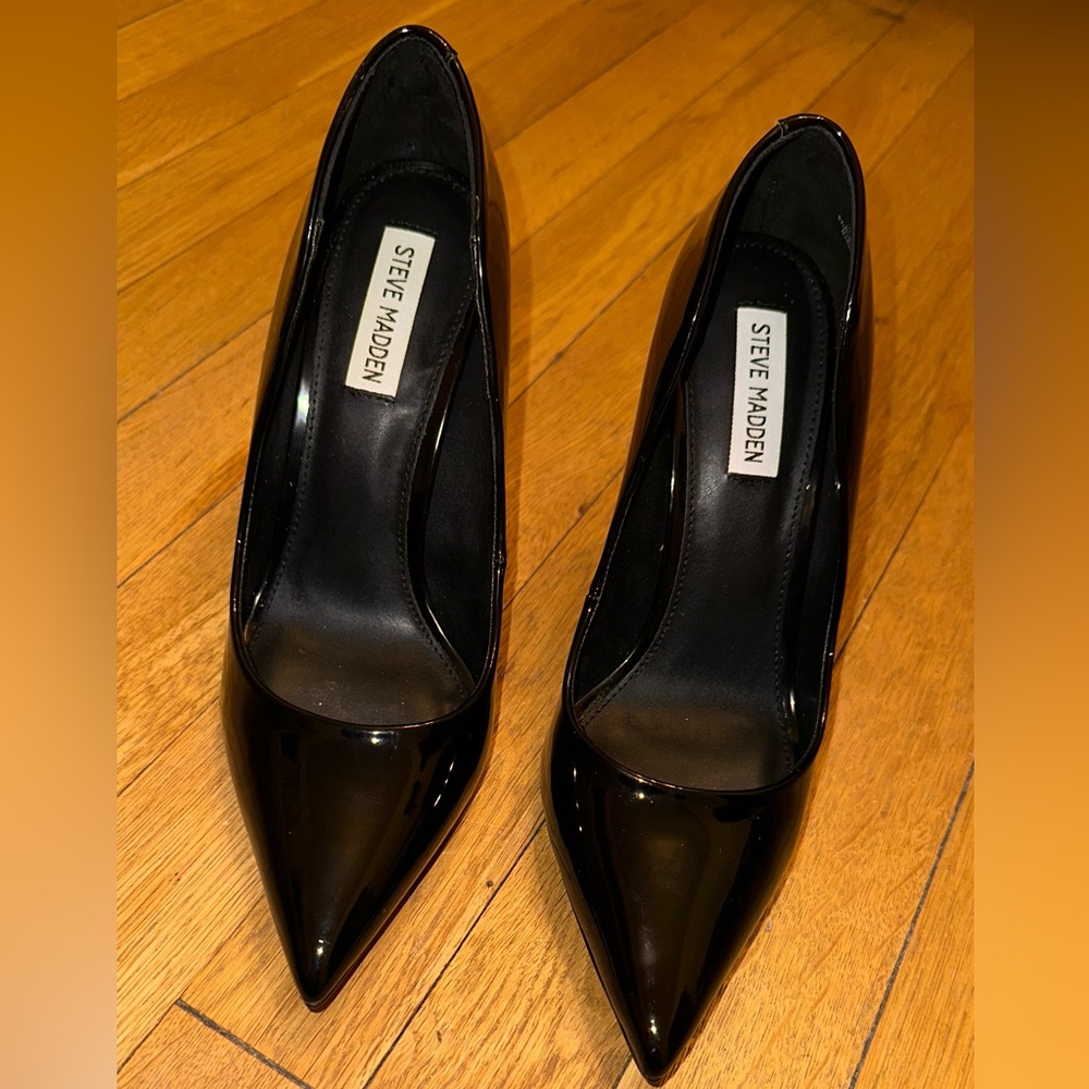 Steve Madden Glossy Black Heels | Vala Pump